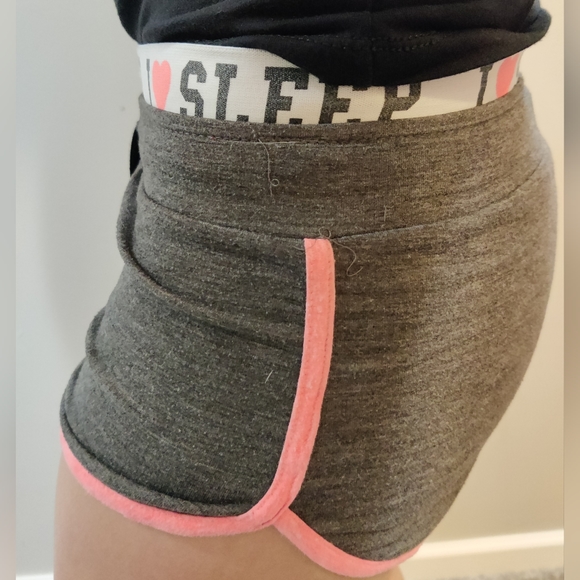 Live Peace Lounge Shorts - Picture 2 of 2